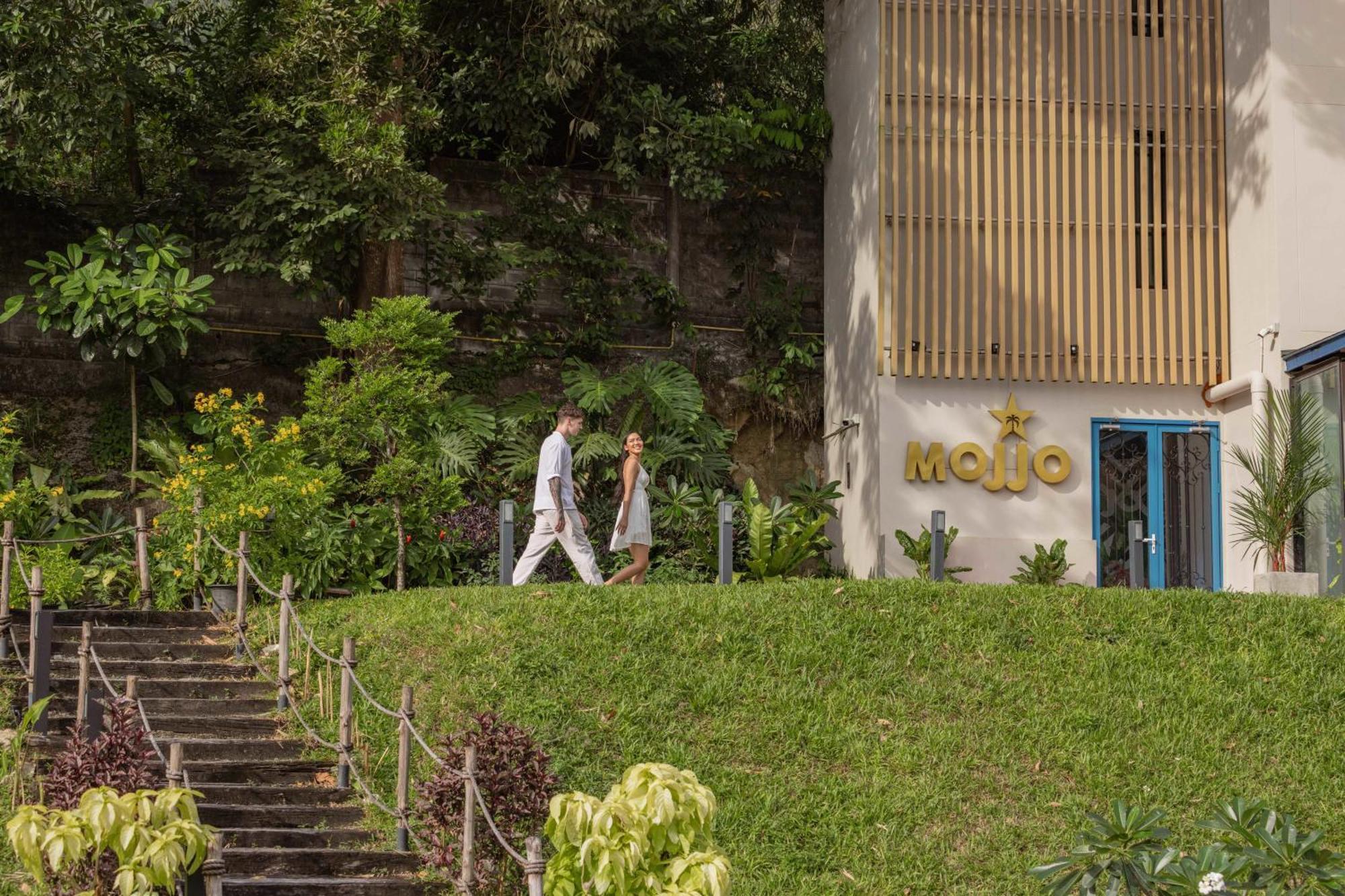 Skyview Resort Phuket Patong Beach Exterior photo The entrance to the MoJo